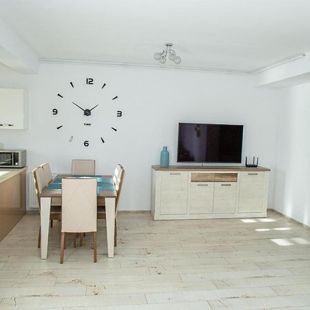 Apartament Luxury Irina Apartment Risnov Exterior photo