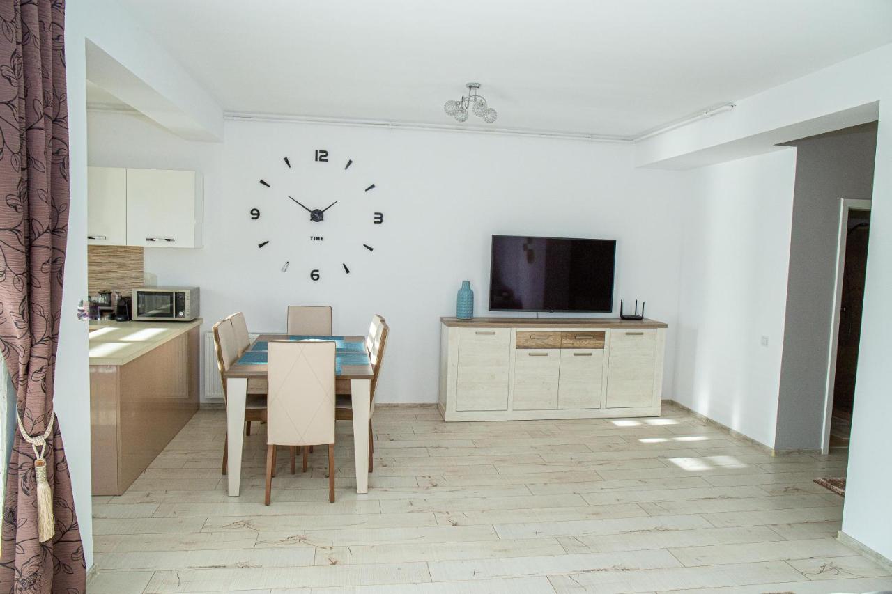 Apartament Luxury Irina Apartment Risnov Exterior photo